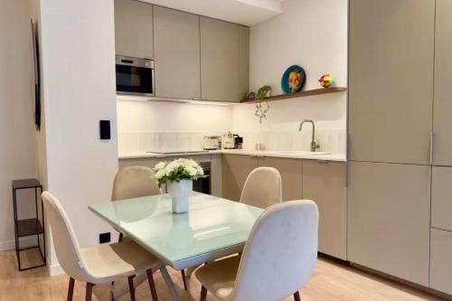 3 FON - 2-bedroom apartment with terrace 3 min Palais