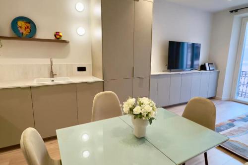 3 FON - 2-bedroom apartment with terrace 3 min Palais