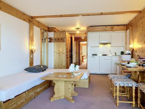 Apartment Le Bristol A28 by Interhome