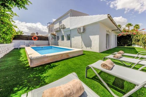 Beach Villa Ribot I by Sealand Villas