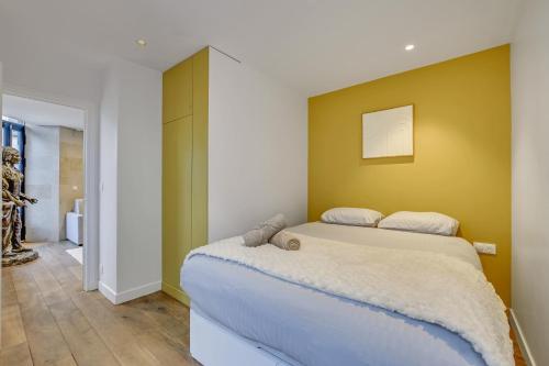 Charming 38 m apartment with a piano Paris 14th