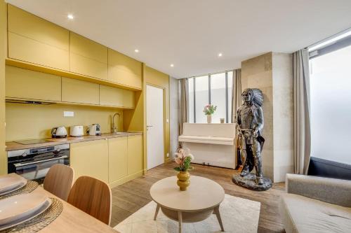 Charming 38 m apartment with a piano Paris 14th