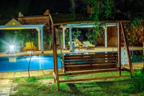 Bazén v ubytování Dar Azawad nebo v jeho okolí