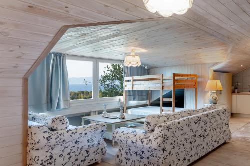 Pool Villa with Attic in Glarokavos