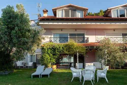 Pool Villa with Attic in Glarokavos