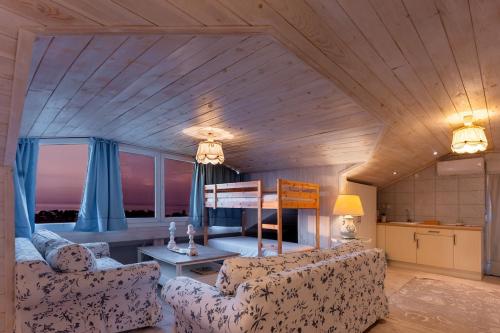 Pool Villa with Attic in Glarokavos