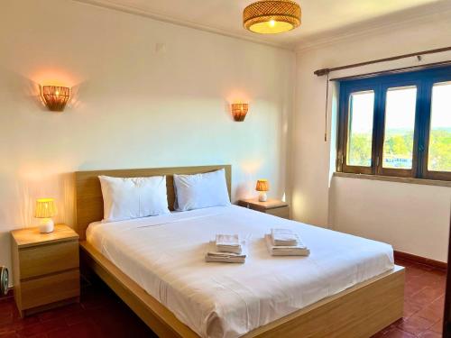 Casa do Castelo - Calm and lovely 2 & 3 bedroom Apt Near the Beach
