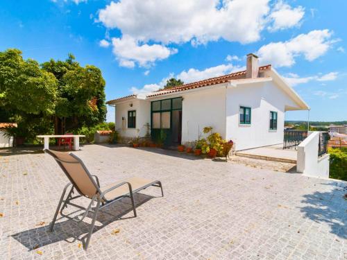 Casa do Castelo - Calm and lovely 2 & 3 bedroom Apt Near the Beach