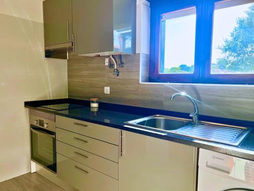 Casa do Castelo - Calm and lovely 2 & 3 bedroom Apt Near the Beach