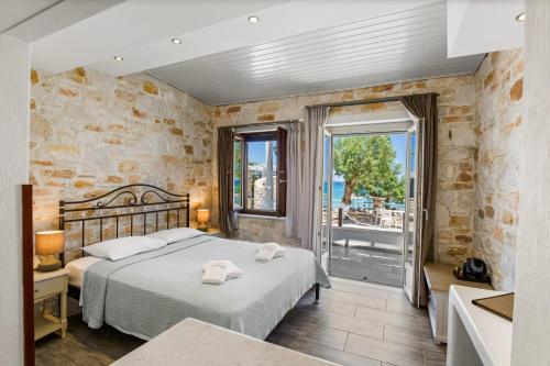 Contaratos Beach Hotel