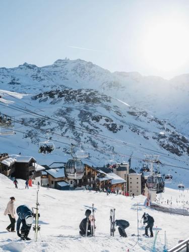 Residence Altineige, Ski In-Out with WiFi in Val Thorens, "V23" by Versant Collection