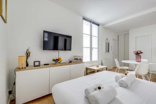 Studio au calme sur cour Gare du Nord Paris 10e