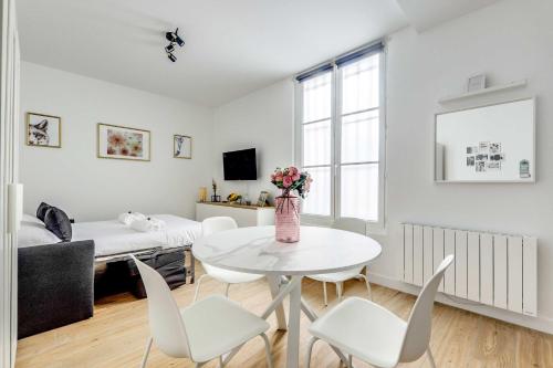 Studio au calme sur cour Gare du Nord Paris 10e