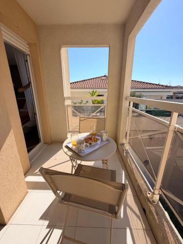 Cannes Center - 2 bedrooms - Beach 400 m away - Parking
