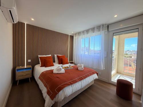 Cannes Center - 2 bedrooms - Beach 400 m away - Parking