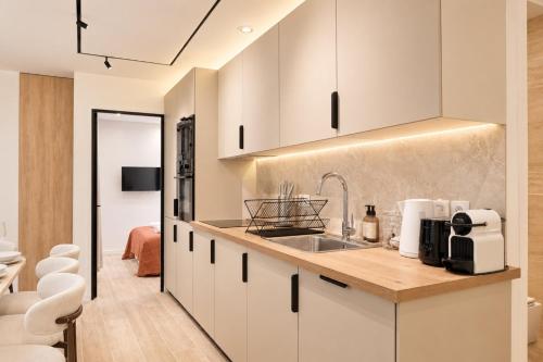TheBlueStay 366 - Beautiful AC Apartment in Paris