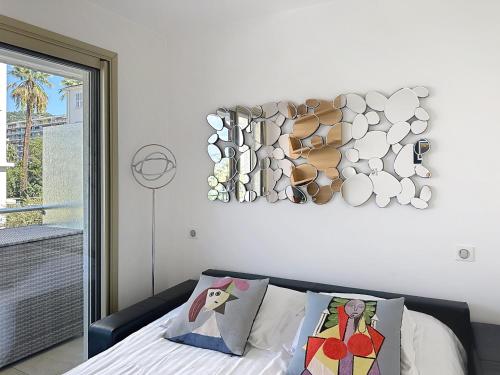 Bright 2-Bedroom apartment with terrace & parking