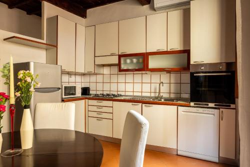 Casa Brunelleschi by Maison Florence