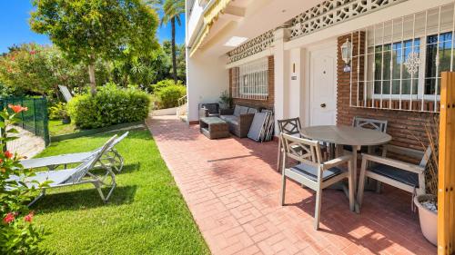 Marbesa Paradise by the Beach with Pool View