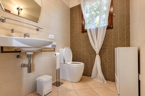 La AMISTAD Apartamento en Chalet con piscina compartida