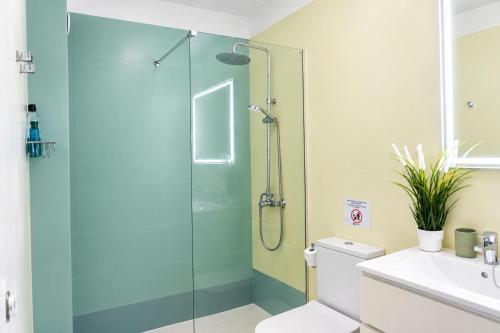 Bright House, Pool & Workspace near Medano Beach