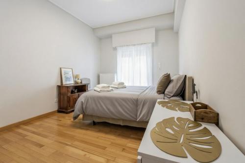 Athens Premium Euthalia