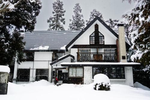 Twin Peaks Lodge