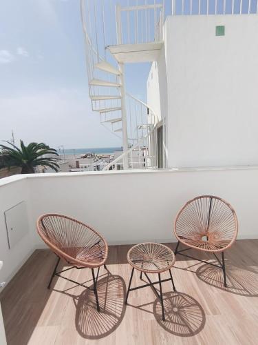 Casa Sebastiana Alojamiento moderno con terraza y vistas al mar, ideal para parejas