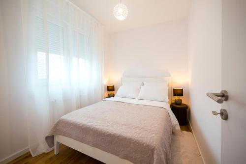 Eastway Residence Zagreb - 2BR, Terrace & Parking