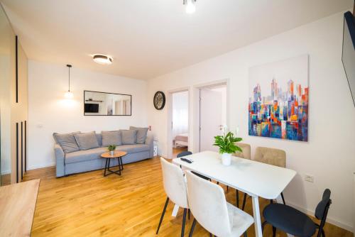Eastway Residence Zagreb - 2BR, Terrace & Parking