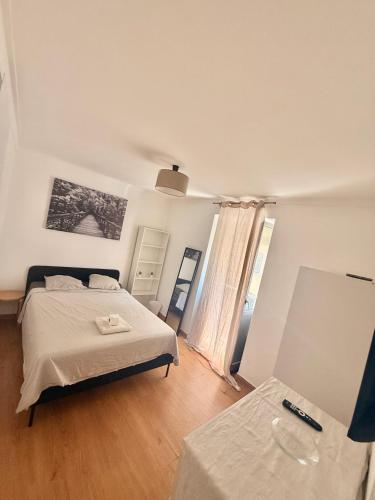Charming Double Room Campo de Ourique