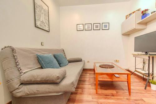Cosy flat with AC 10 min from central Madrid