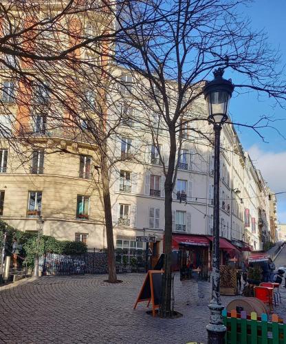 Renovated 1-Bed – Montmartre Village (18th)