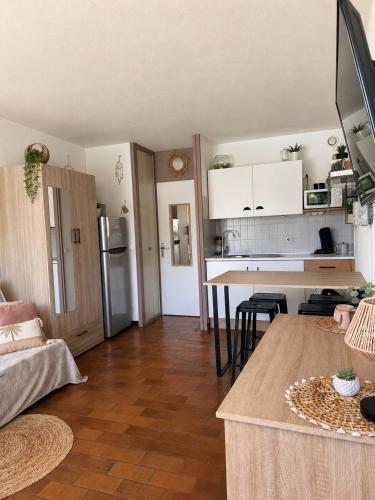 Cabin studio, Terrace, Private Parking and Swimming Pool