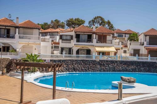 Bazén v ubytování Apartment Paraiso Royal nebo v jeho okolí