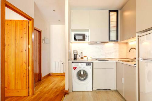 Boutique flat between Gran Via and Chueca central Madrid