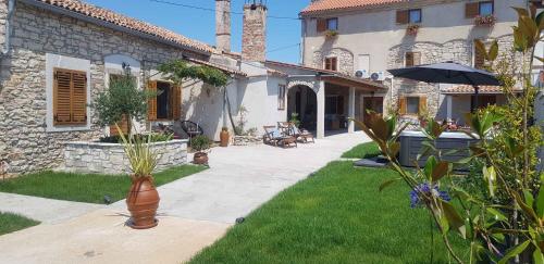 Apartments Stelio 33579