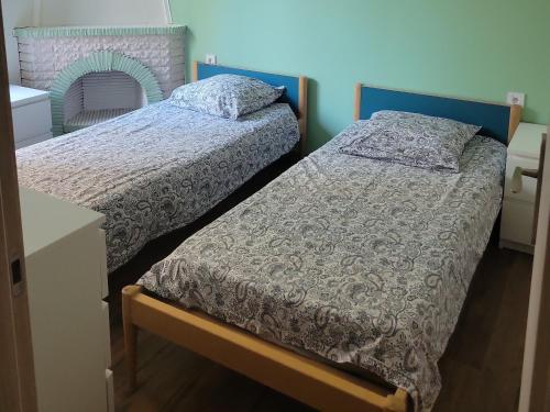 Fully renovated 2 bedrooms in Antibes Old City