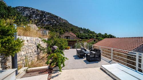The Pool Horizon House by Villas Guide