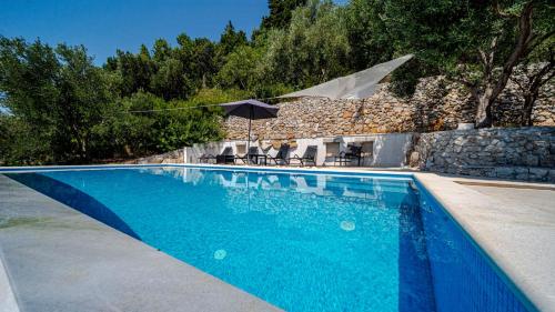The Pool Horizon House by Villas Guide