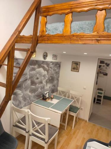 3-room apartment with small, cozy rooms