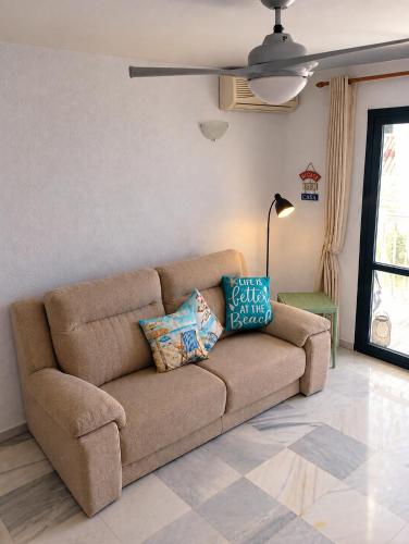 Pool-View Apartment with Terrace & Lift in Pueblo del Parque