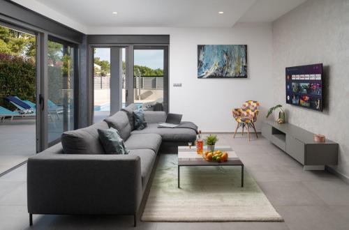 Villa Fasana-Apartment 1 by Vivi Rent
