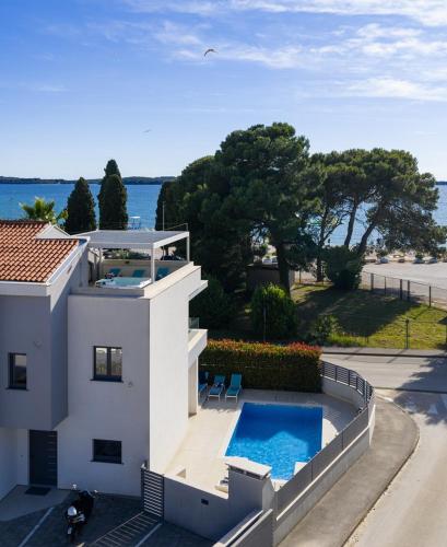 Villa Fasana-Apartment 1 by Vivi Rent