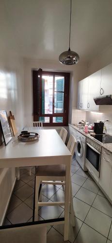 Grand appartement familial, proche ONU et gare, 3 chambres et canapé-lit