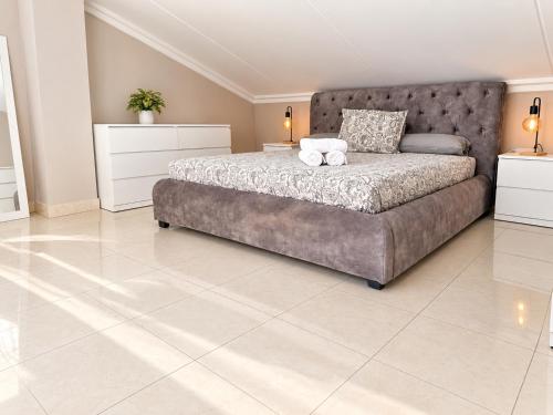 Los Cristianos - 5 Bedroom Townhouse