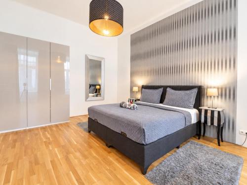 Central Apartment for 4 near City Center & Metro U2