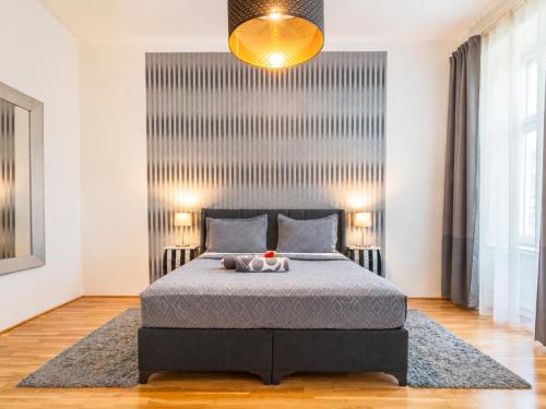 Central Apartment for 4 near City Center & Metro U2