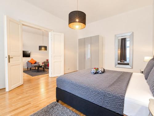 Central Apartment for 4 near City Center & Metro U2