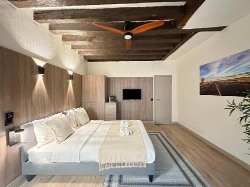 Charming Studio Heart of the Marais by Melvane